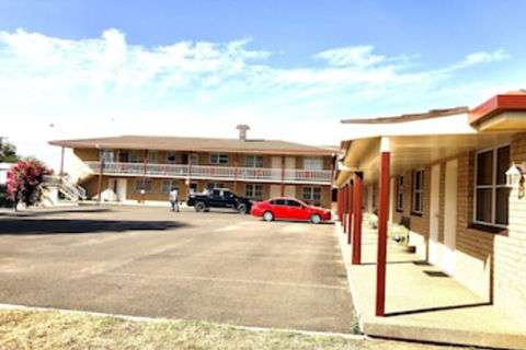 Overlander Motor Lodge - Holiday Adelaide 0