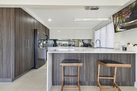 CANAL HOME NEAR MOOLOOLABA Kooringal - Holiday Adelaide 5