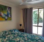 13 Coora Court Sleeps 6 pool air con pets - Holiday Adelaide