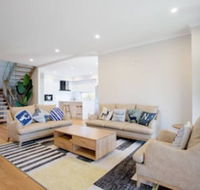 Lux Style 4BR Townhouseashwood - Holiday Adelaide