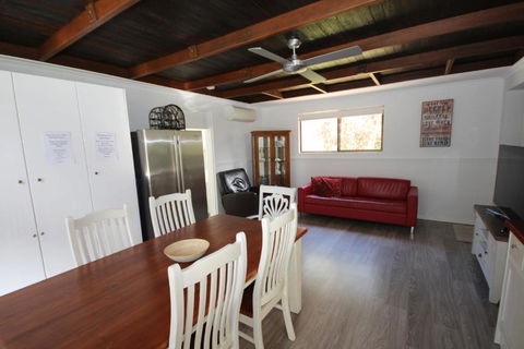 Boambee Hideaway - Holiday Adelaide 2