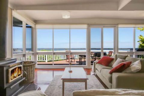 Metung Lake House - Holiday Adelaide 0