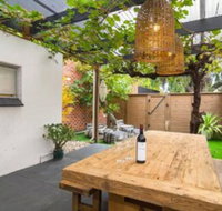 Blackbird at Arlos The heart of Glenelg Wifi - Holiday Adelaide