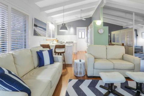 Cosy But Cool Sunshine Beach - Holiday Adelaide 5