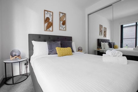 Elegant Stylish Living@mooneeponds Wifi/parking - Holiday Adelaide 5