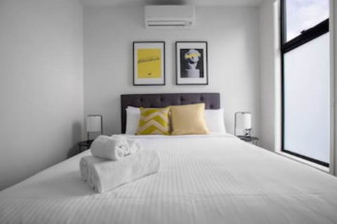 Elegant Stylish Living@mooneeponds Wifi/parking - Holiday Adelaide 0