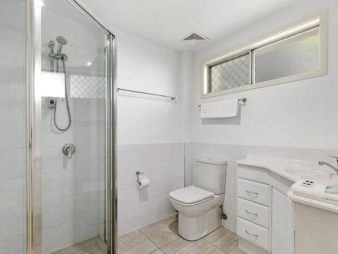 Noosa Heads Beach Getaway Unit 3 Yaringa 29 Noosa Drive - Holiday Adelaide 0