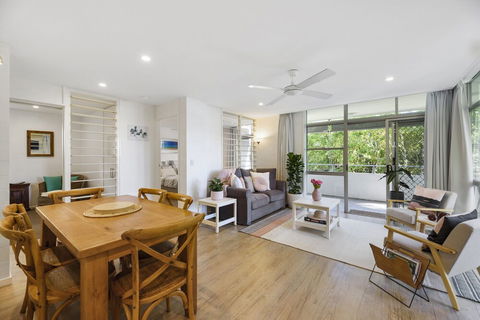Noosa Heads Beach Getaway Unit 3 Yaringa 29 Noosa Drive - Holiday Adelaide 3