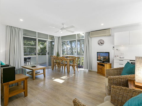 Noosa Heads Beach Getaway Unit 3 Yaringa 29 Noosa Drive - Holiday Adelaide 6