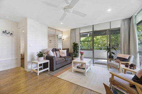 Noosa Heads Beach Getaway Unit 3 Yaringa 29 Noosa Drive - Holiday Adelaide 2
