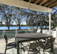 Stunning River House 51 Hilton Esplanade - Holiday Adelaide
