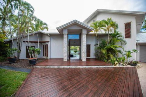 Absolute Lakefront Port Douglas - Holiday Adelaide 7