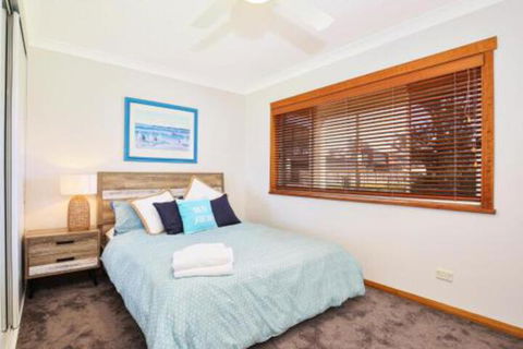 Shores Pet Friendly 1 Min Walk To Beach - Holiday Adelaide 2