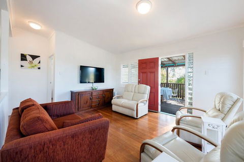 Heart Of Peregian, 19 Piper Street, Peregian Beach, Noosa Area - Holiday Adelaide 5