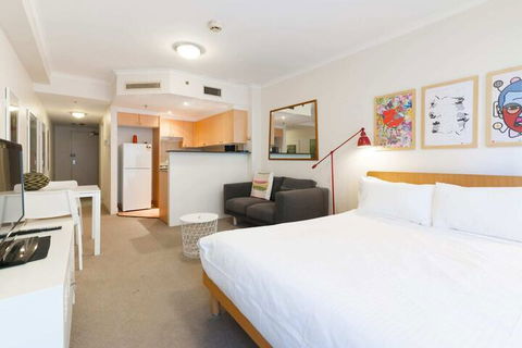 Amazing Studio With Pool In Central Sydney - Holiday Adelaide 7