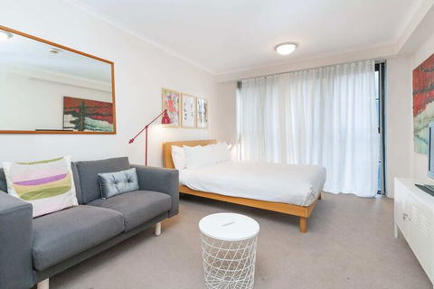 Amazing Studio With Pool In Central Sydney - Holiday Adelaide 6