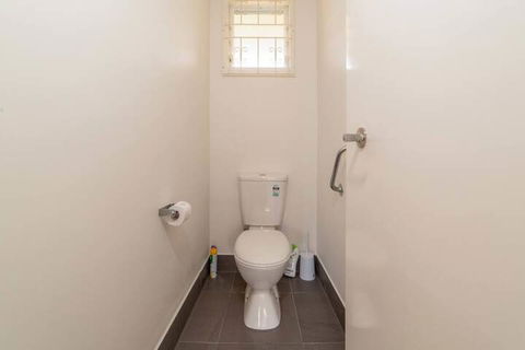 Peaceful 3 Bedroom Apartment In Ascot - Holiday Adelaide 4