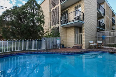 Cosy 1 Bedroom Unit With Views Of The City - Holiday Adelaide 4