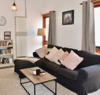 Charming Terrace House on Tree Lined Street - Holiday Adelaide