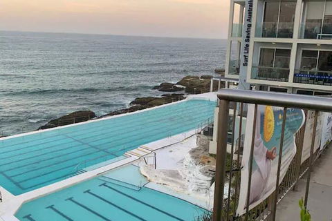 Sleek Contemporary Bondi Beachside Apartment - Holiday Adelaide 1