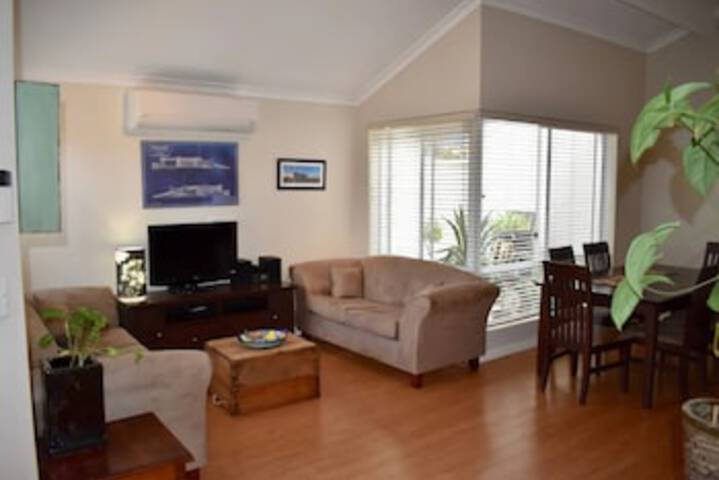 Mt Hawthorn WA Holiday Adelaide