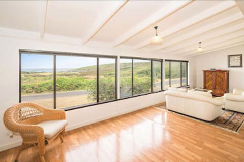 Storm Bay Cottage - Holiday Adelaide 2