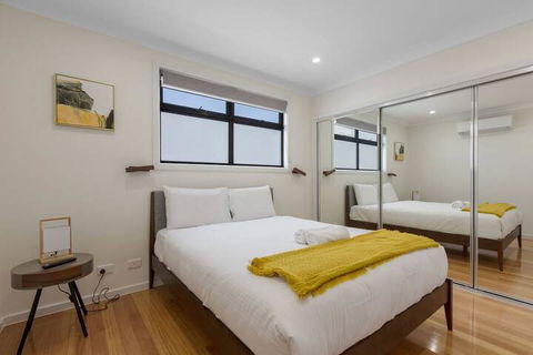Impressive & Spacious New Townhouse@preston - Holiday Adelaide 4
