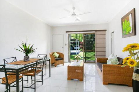 Cairns Reef Retreat - Holiday Adelaide 7