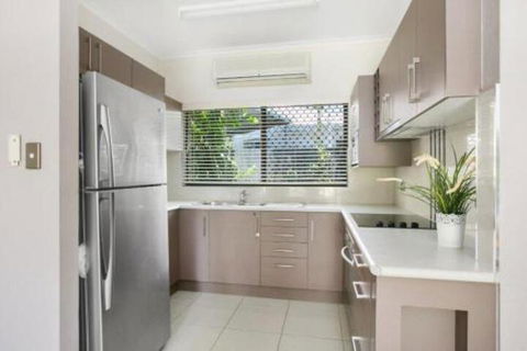 Cairns Reef Retreat - Holiday Adelaide 2
