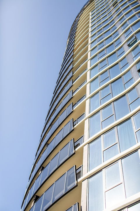 Vue Broadbeach - Holiday Adelaide 0