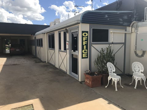 Blackall Coolibah Motel - Holiday Adelaide 0