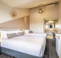 Nightcap at Manhattan Hotel - Holiday Adelaide