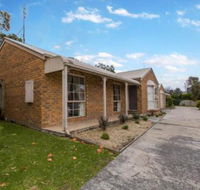 PERFECT on PYMBLE AVE - Holiday Adelaide