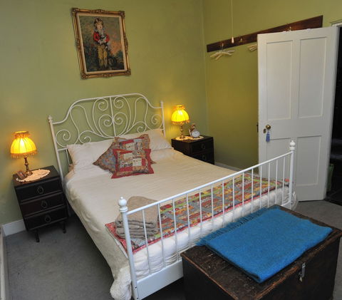 Emma Tiver Heritage Cottage - Holiday Adelaide 2