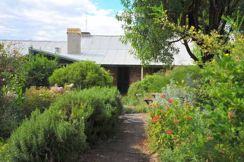 Emma Tiver Heritage Cottage - Holiday Adelaide 1