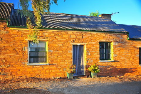 Emma Tiver Heritage Cottage - Holiday Adelaide 0