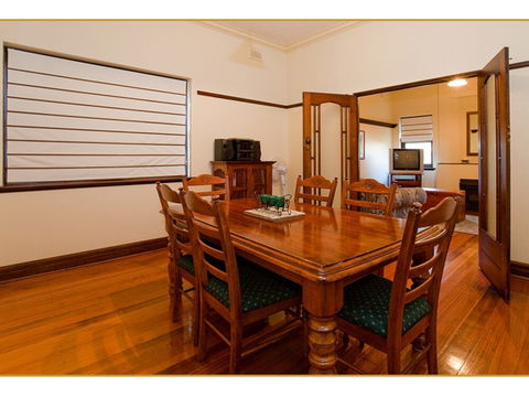 Fairholme Apartment - Holiday Adelaide 3