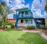 Wayfarers Beachouse Rainbow Beach Everything you need just metres to the beach - Holiday Adelaide