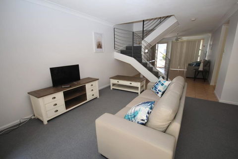 Waters Edge - Holiday Adelaide 6