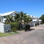 Waters Edge - Holiday Adelaide 0
