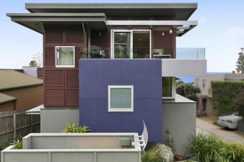 SURF CENTRAL Wifi Double Garage & Smack Bang In The Middle Of Town - Holiday Adelaide 0