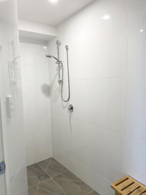 Happy Tides Beachfront Holiday Home - Holiday Adelaide 5