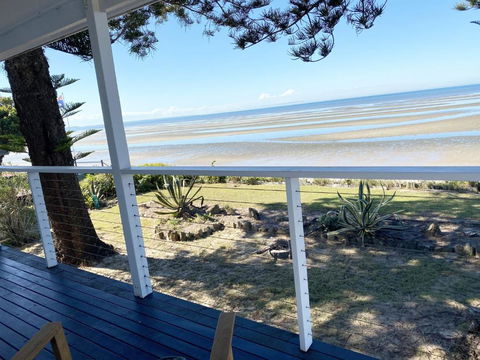 Happy Tides Beachfront Holiday Home - Holiday Adelaide 1