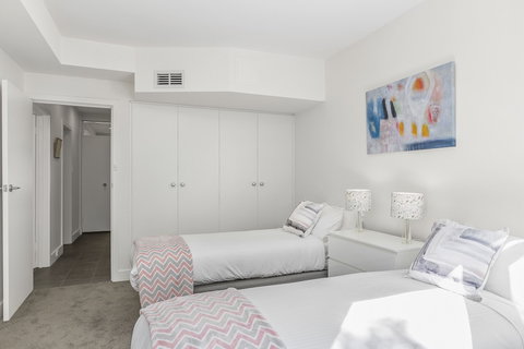 BOUTIQUE STAYS - Brighton By The Sea - Holiday Adelaide 4