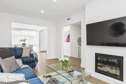 BOUTIQUE STAYS - Brighton By The Sea - Holiday Adelaide 6