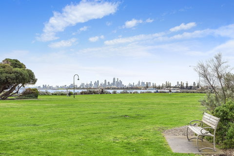 BOUTIQUE STAYS - Brighton By The Sea - Holiday Adelaide 0