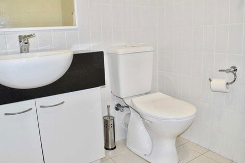 Convenient City Aprt For 2 W / Pool Gym Tennis Court - Holiday Adelaide 7