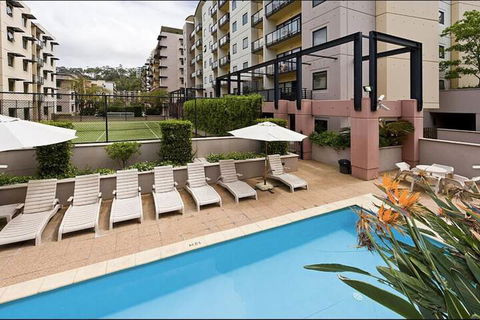 Convenient City Aprt For 2 W / Pool Gym Tennis Court - Holiday Adelaide 1
