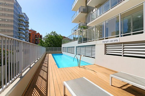Stunning Two-storey Apartment In Perth's CBD - Holiday Adelaide 6