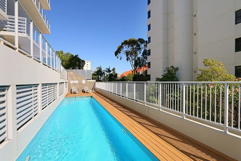 Stunning Two-storey Apartment In Perth's CBD - Holiday Adelaide 5